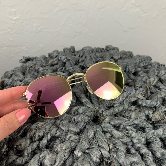 Accessories - women’s gold fashion Sunglasses